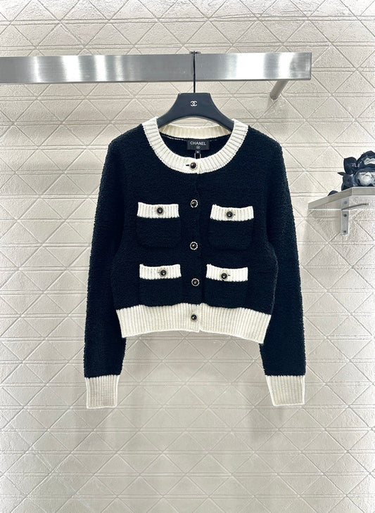 C 25 Knitted wool cardigan