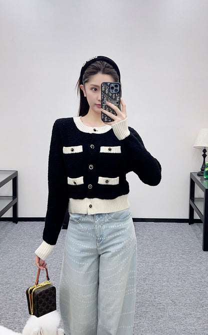 C 25 Knitted wool cardigan