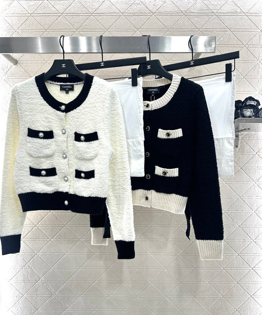 C 25 Knitted wool cardigan
