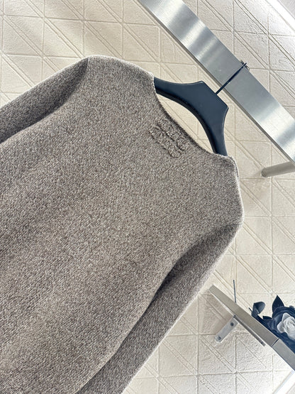 Mi 25 Knitted wool cardigan