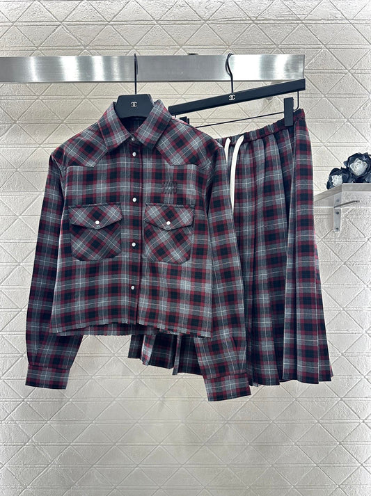 Mi 25 Plaid shirt and pleated skirt wool suit