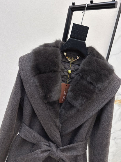 Lor 25 Fake two-piece mink and camel hair long coat