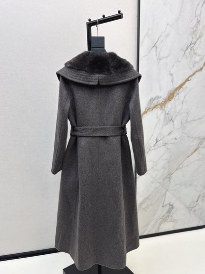 Lor 25 Fake two-piece mink and camel hair long coat