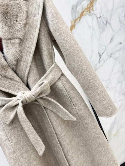 Lor 25 Fake two-piece mink and camel hair long coat