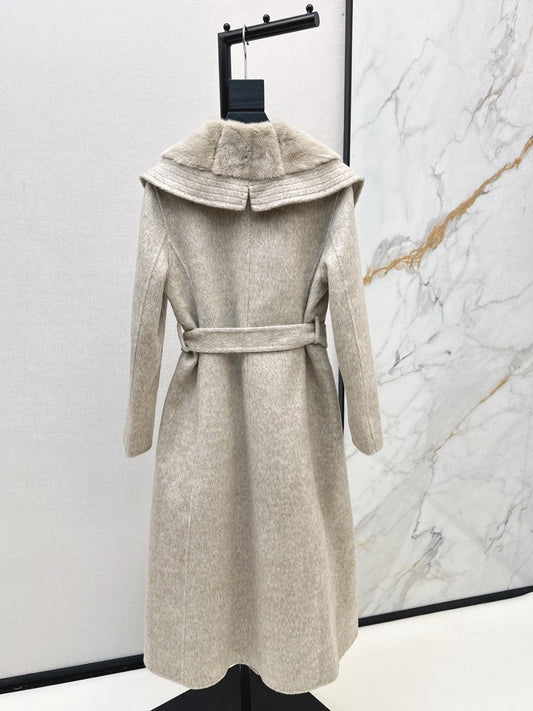 Lor 25 Fake two-piece mink and camel hair long coat