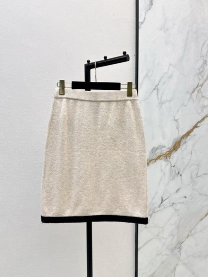 C 25 Cashmere skirt