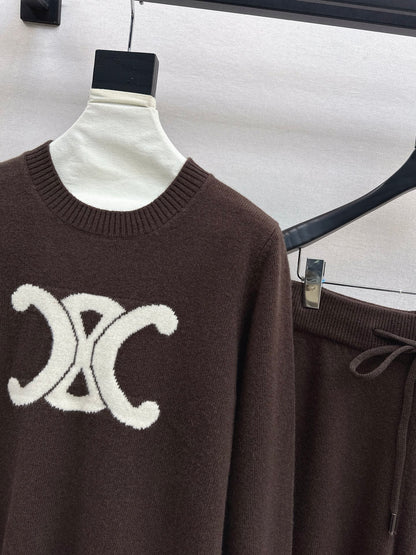 Ce 25 New round neck sweater + elastic waist straight pants