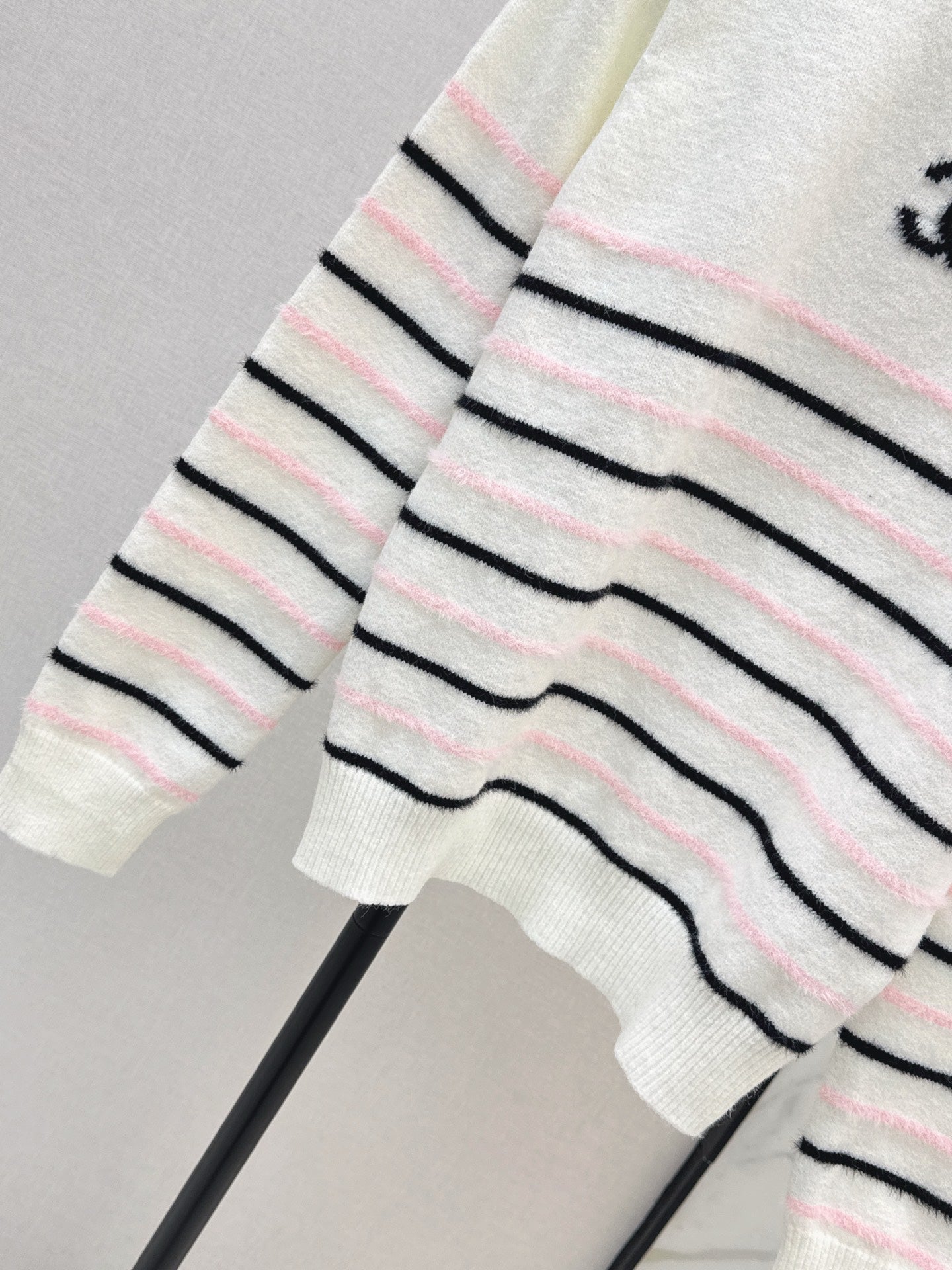 C 25 New Striped Wool Sweater(WHITE/BLACK)