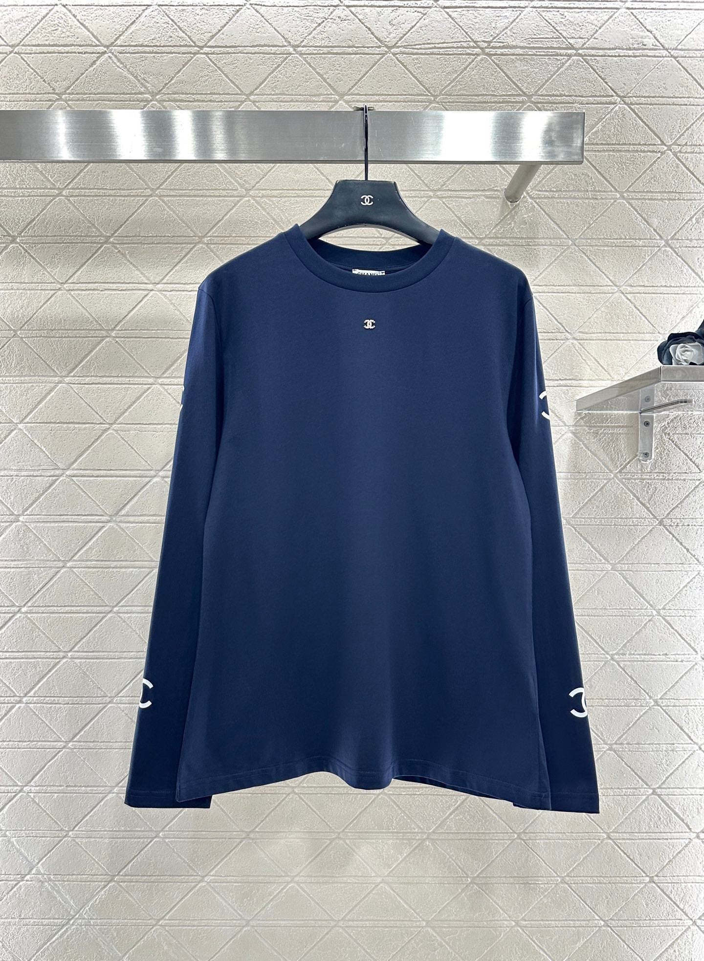 L 25 Loose-fitting logo long sleeves