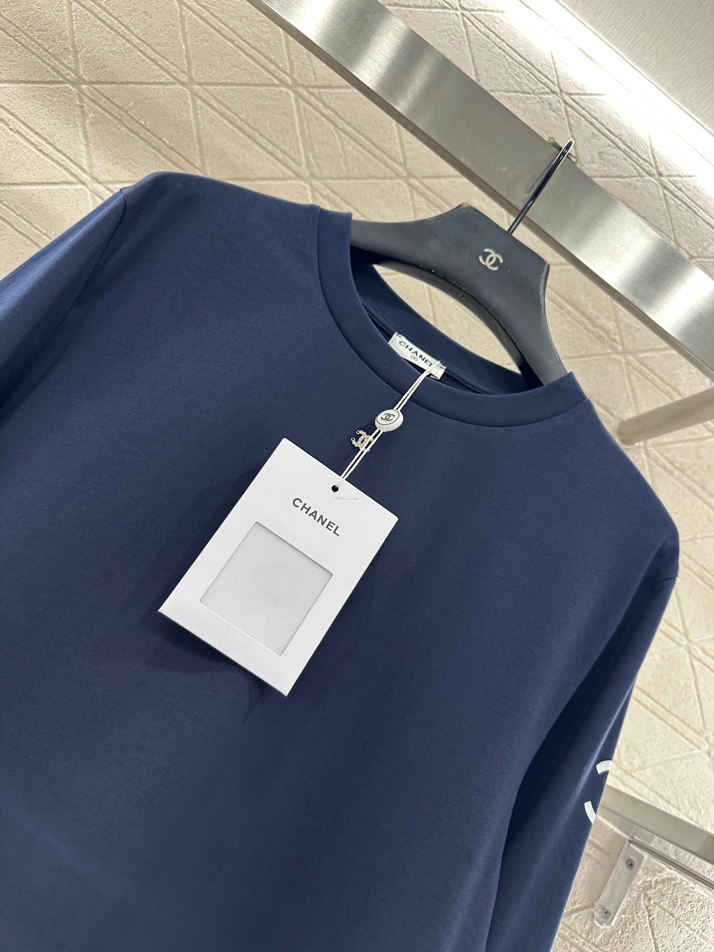 L 25 Loose-fitting logo long sleeves
