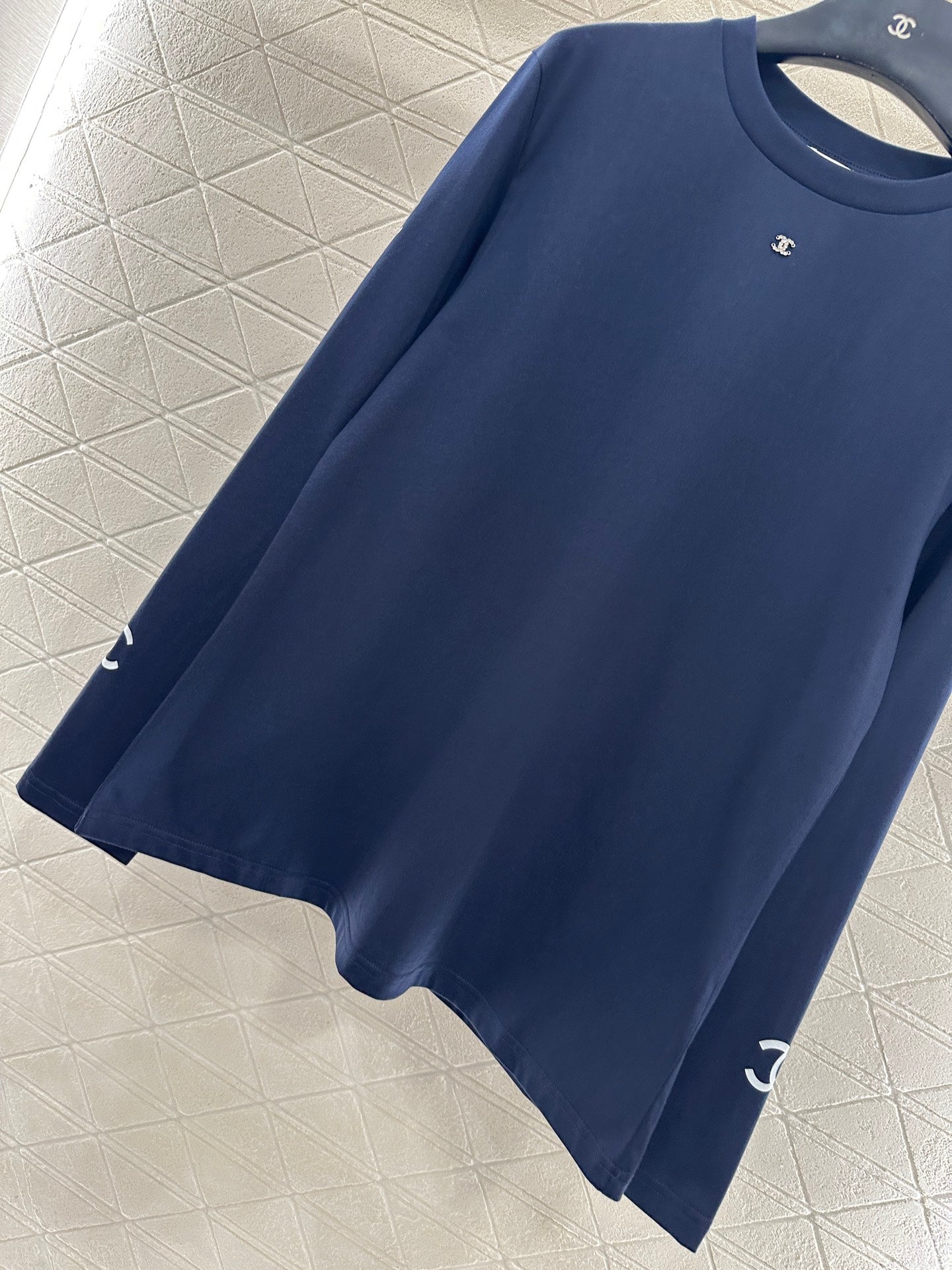 L 25 Loose-fitting logo long sleeves