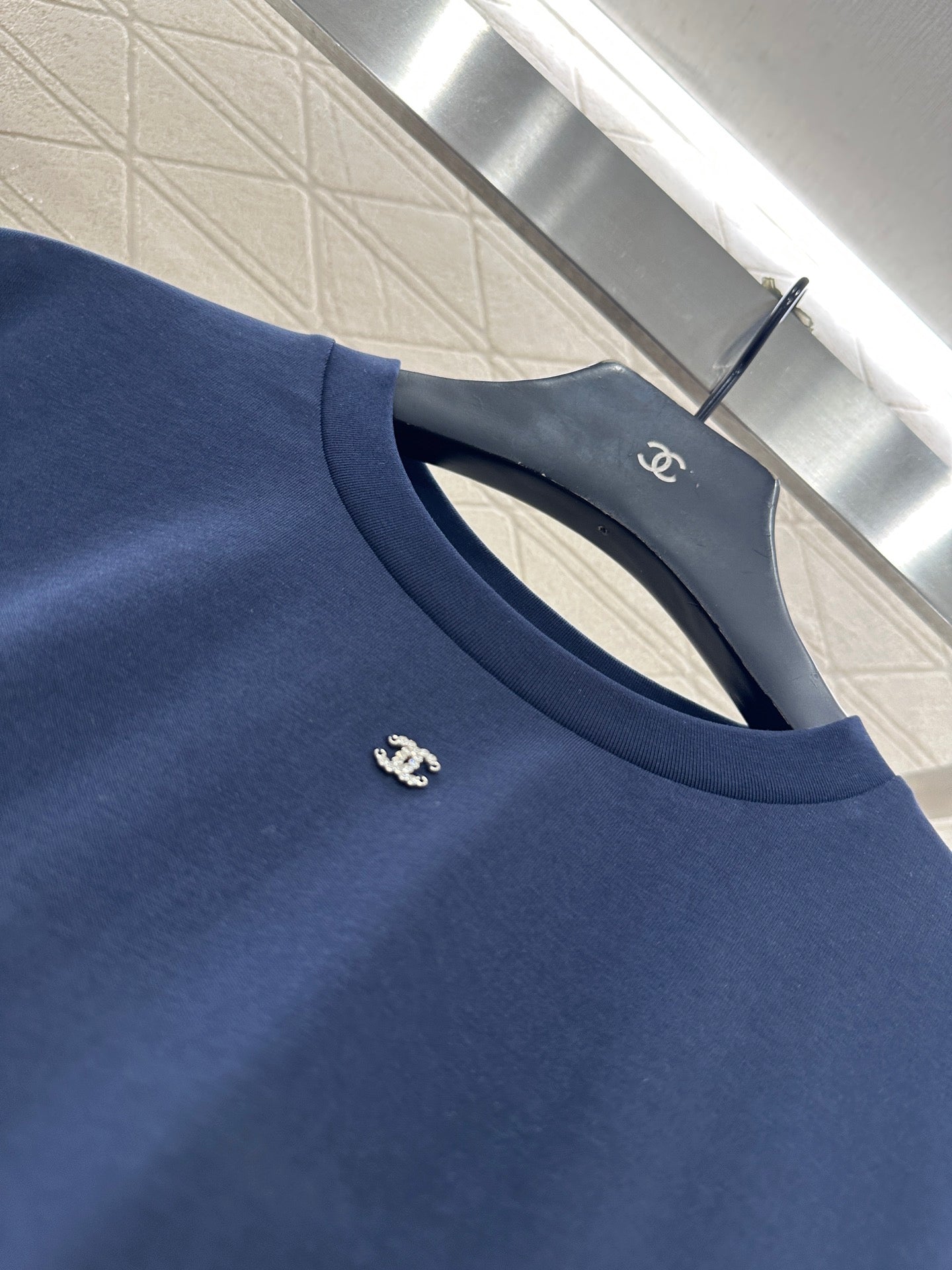 L 25 Loose-fitting logo long sleeves