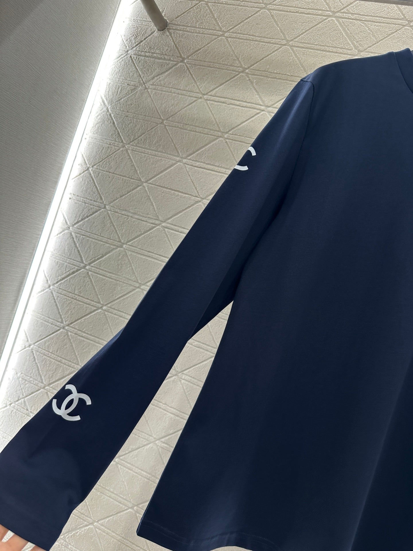 L 25 Loose-fitting logo long sleeves