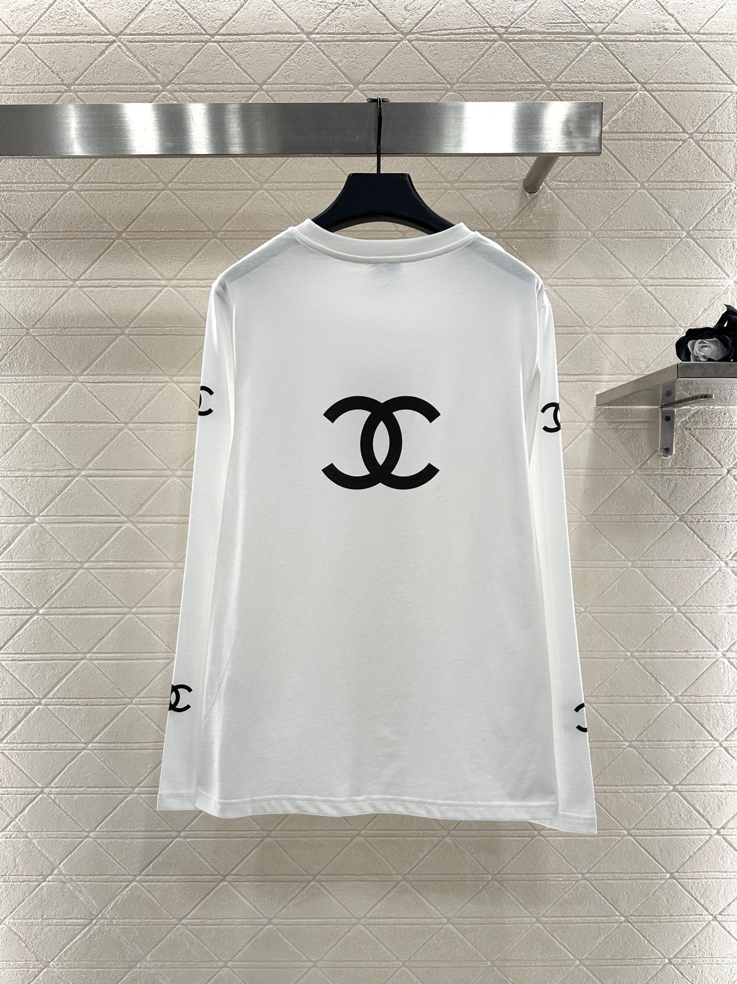 L 25 Loose-fitting logo long sleeves
