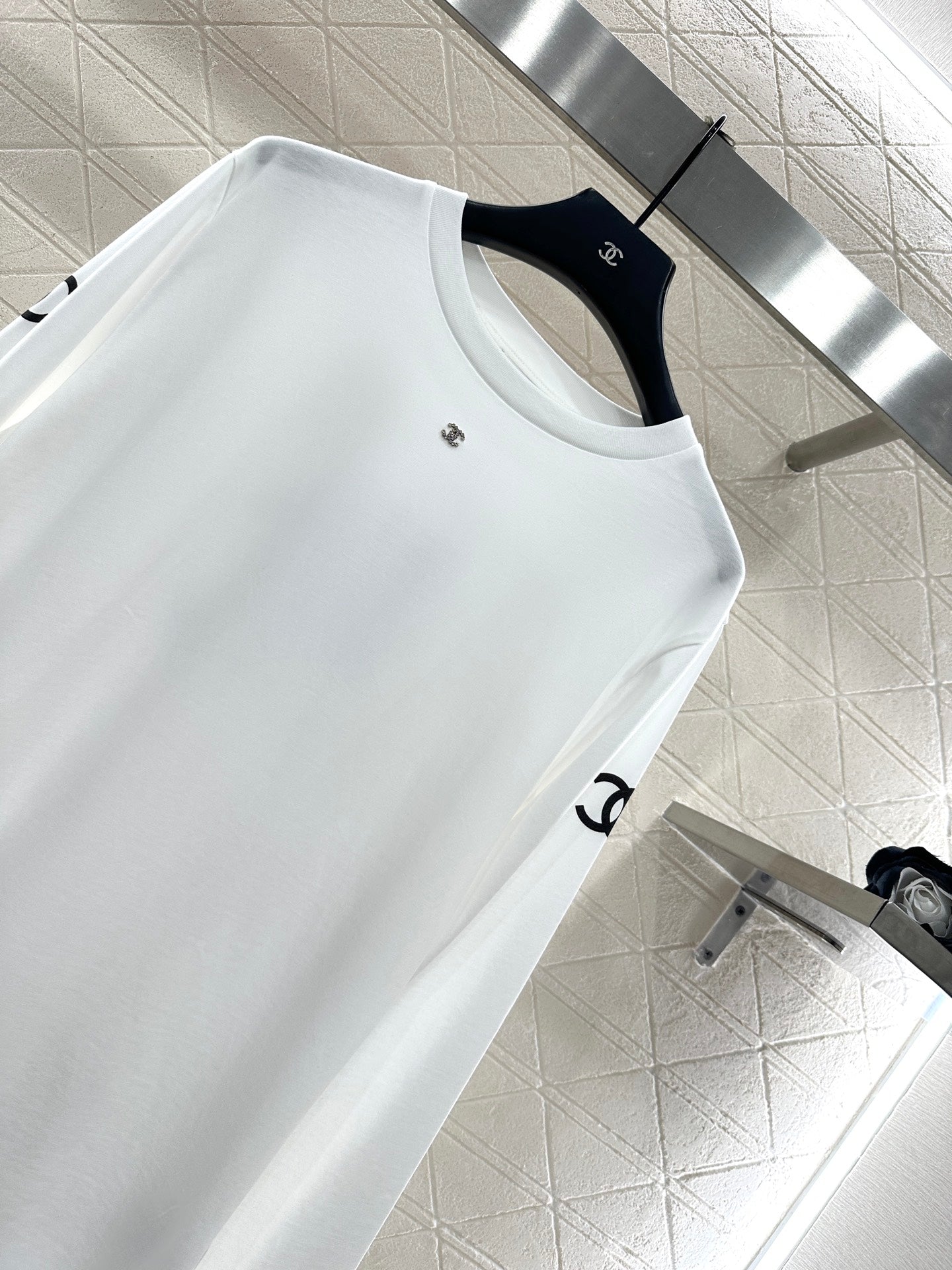 L 25 Loose-fitting logo long sleeves