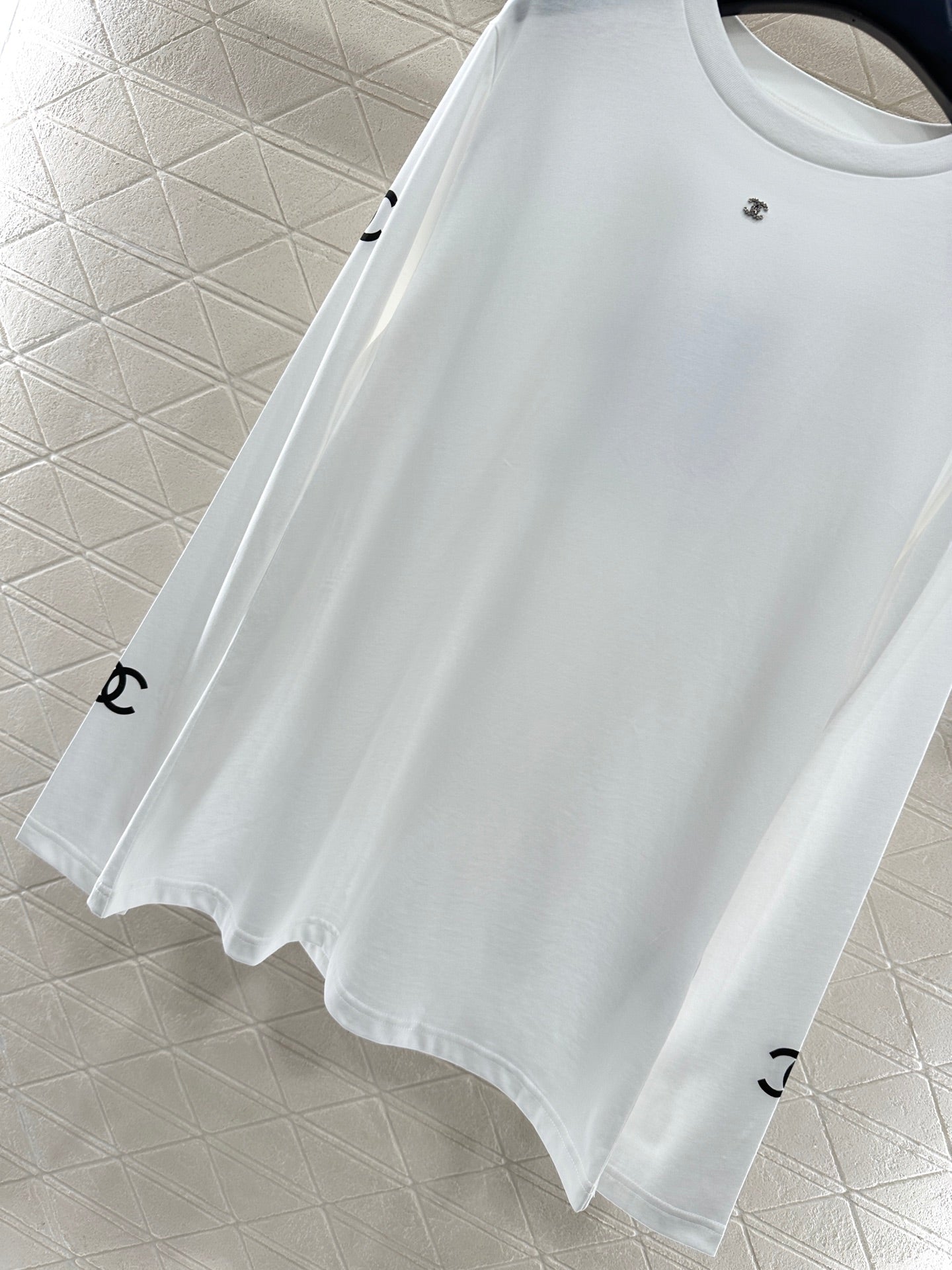 L 25 Loose-fitting logo long sleeves
