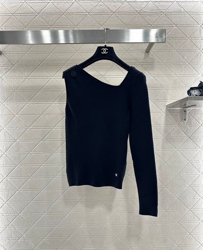 C 25 One-sleeved bow-knit wool top
