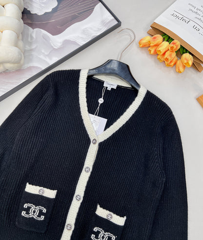 C 25 V-neck wool and cashmere cardigan