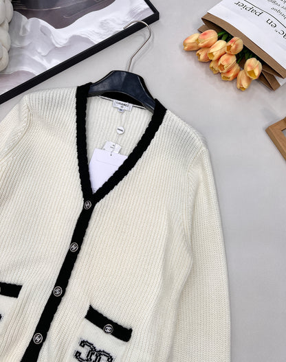 C 25 V-neck wool and cashmere cardigan