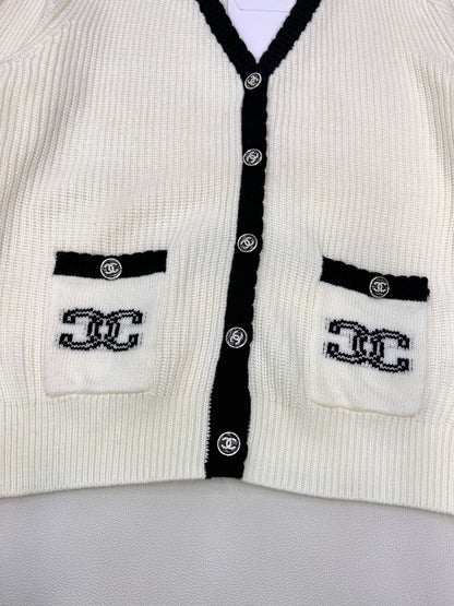 C 25 V-neck wool and cashmere cardigan