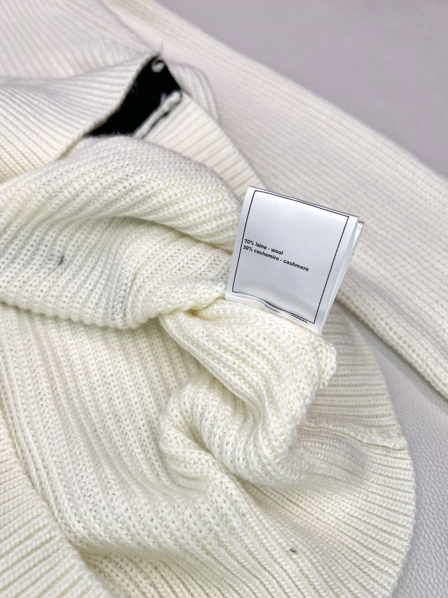 C 25 V-neck wool and cashmere cardigan