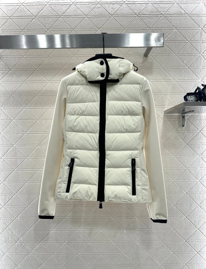 Mon 25 Rectangular embossed hooded down jacket