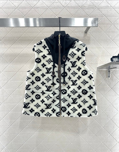 L 25 Hooded Teddy Sherpa Vest