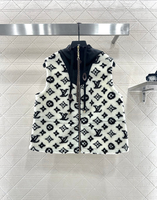 L 25 Hooded Teddy Sherpa Vest