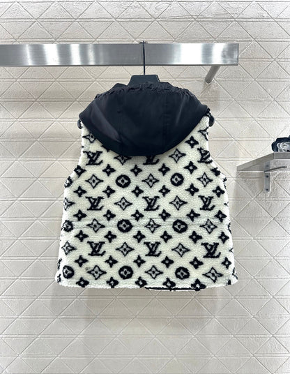 L 25 Hooded Teddy Sherpa Vest