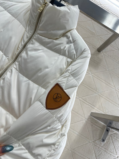 L 25 Rectangular embossed stand collar down jacket