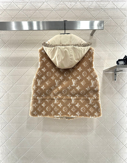 L 25 Hooded Teddy Sherpa Vest