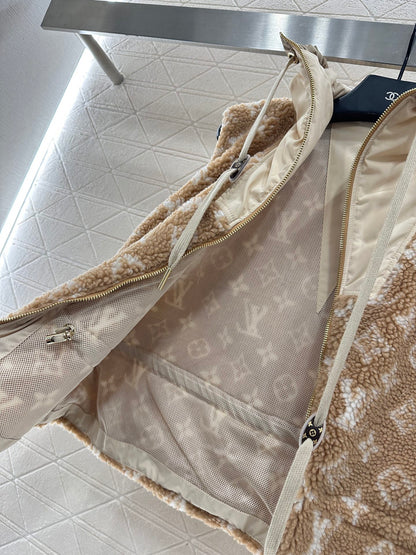 L 25 Hooded Teddy Sherpa Vest