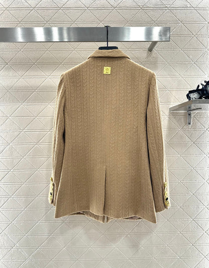 sc 25 Knitted cable-knit wool blazer