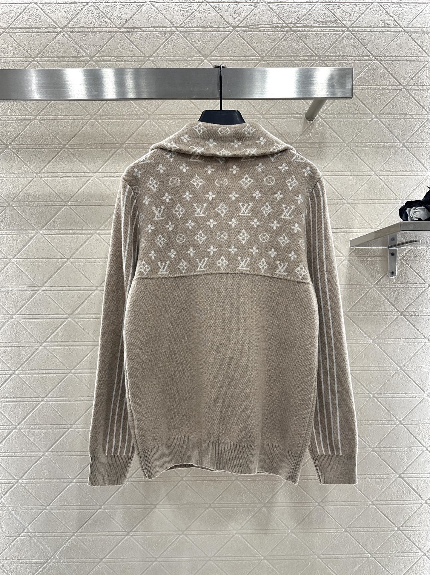 L 25 Jacquard-knit wool cardigan