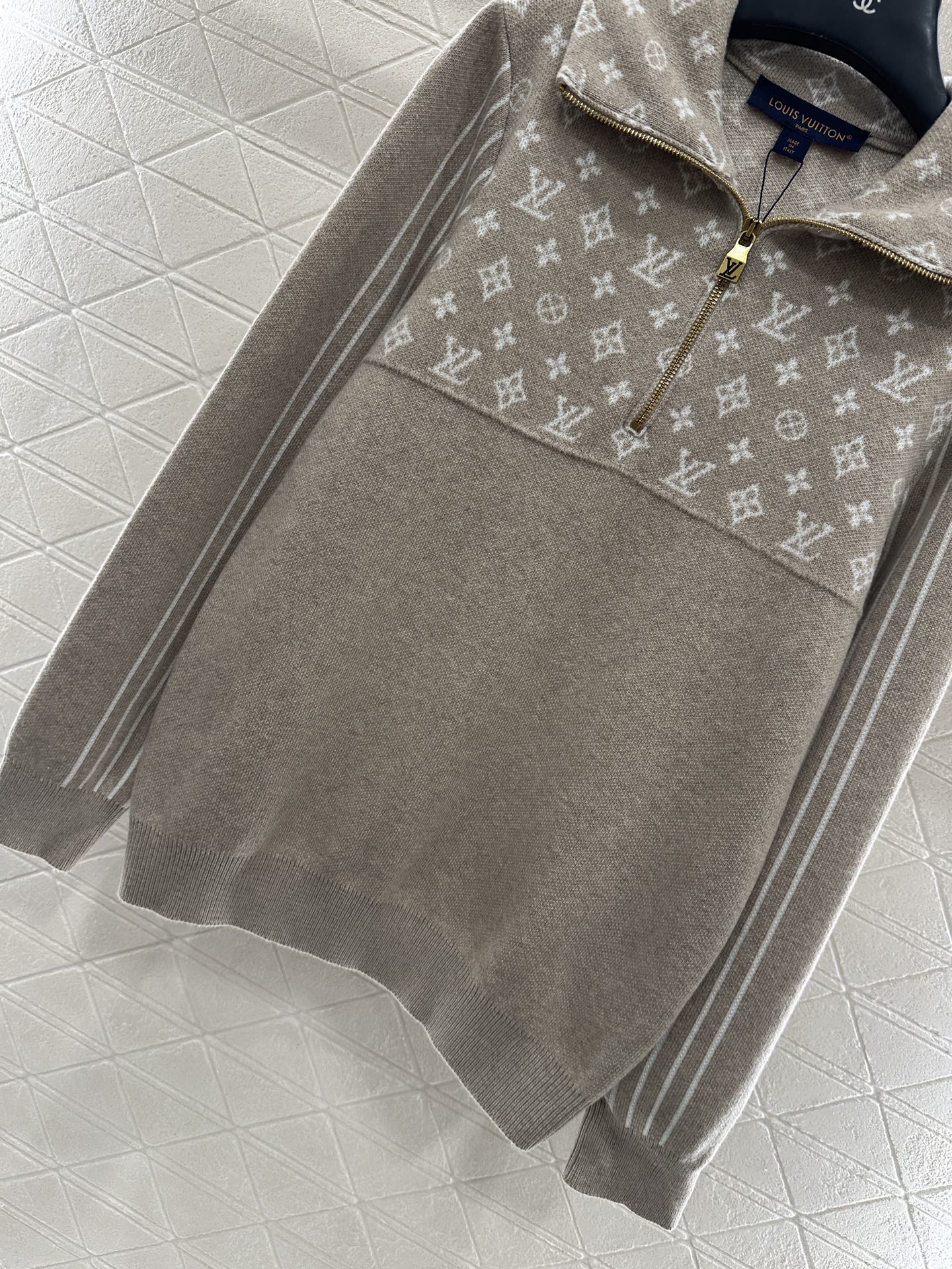 L 25 Jacquard-knit wool cardigan