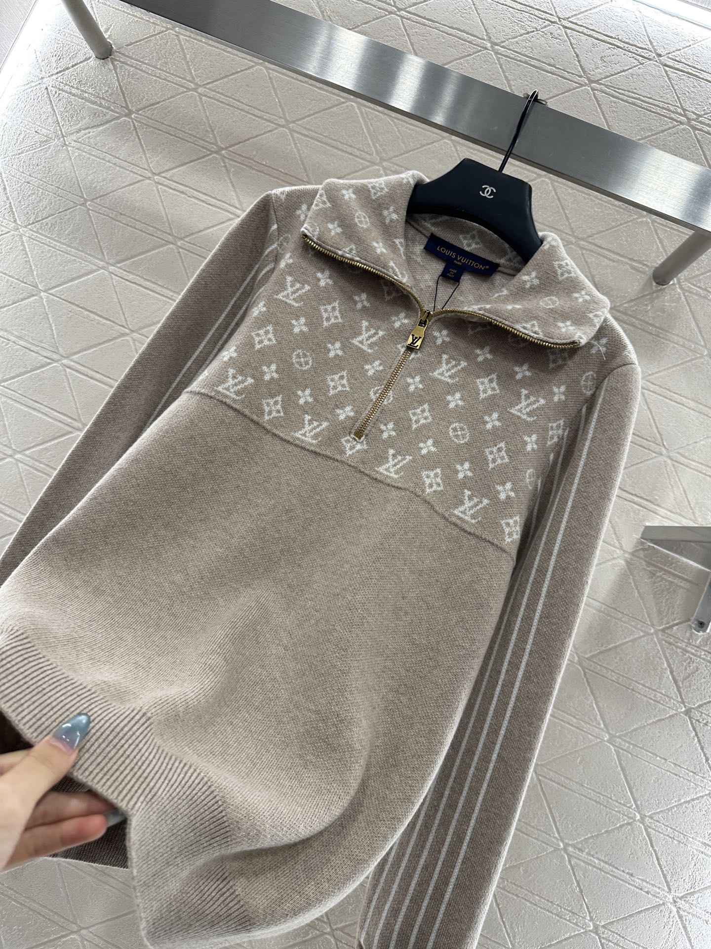 L 25 Jacquard-knit wool cardigan