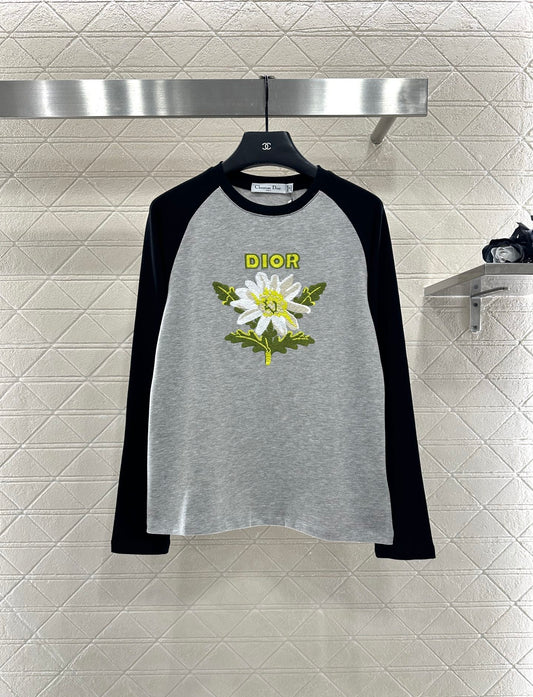 Di 25 Crew neck, embroidered long sleeves