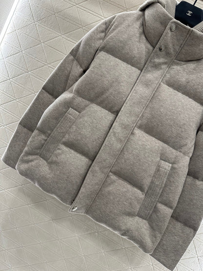 Bru 25 Rectangular embossed hooded down jacket